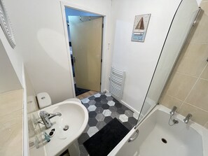 Apartment, eigenes Bad, Blick auf den Innenhof (Top Floor - LA 35) | Badezimmer