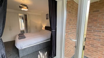 Apartment, Private Bathroom, Courtyard View (Top Floor - LA 35)