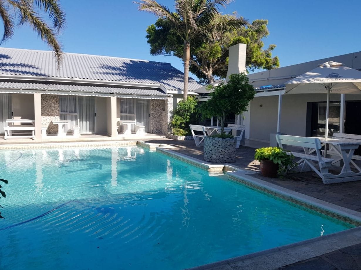 حمّام سباحة خارجي