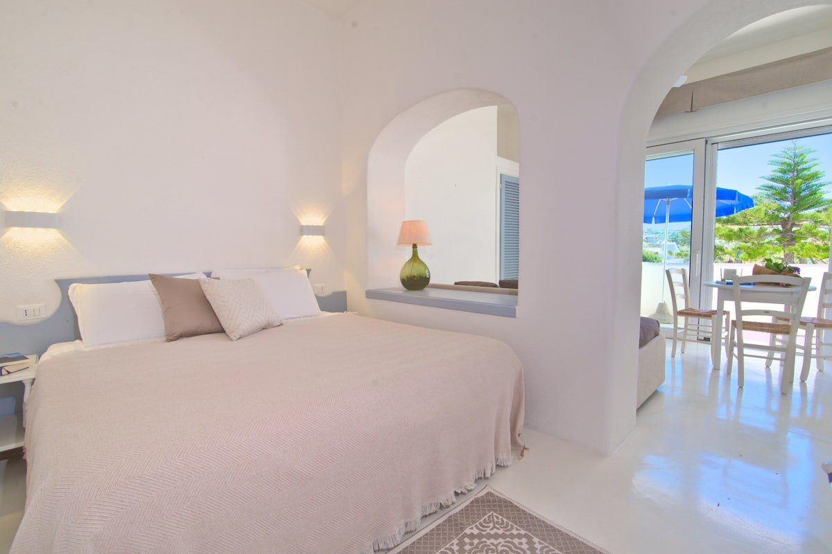 Superior Studio, Balcony | 1 bedroom, premium bedding, down comforters, in-room safe