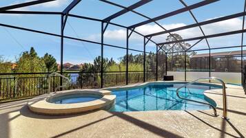 6 bedrooms, individually decorated, individually furnished, desk