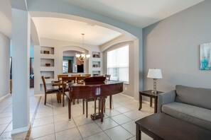 40-inch TV with cable channels, table football - Emerald Island - 7bd/4.5ba Pool Home - #7ei565 (Kissimmee)