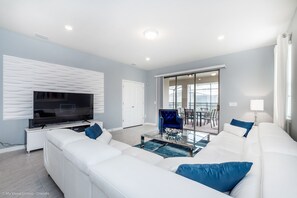 House (6 Bedrooms) | Living room | 40-inch flat-screen TV with cable channels, TV, fireplace - NEW DEC 2018! Solterra 6bd/4ba Pool Home #6st452 (Davenport)