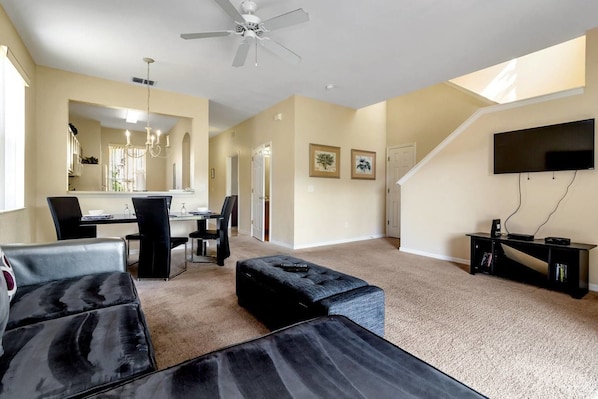 Villa (4 Bedrooms) | Living room