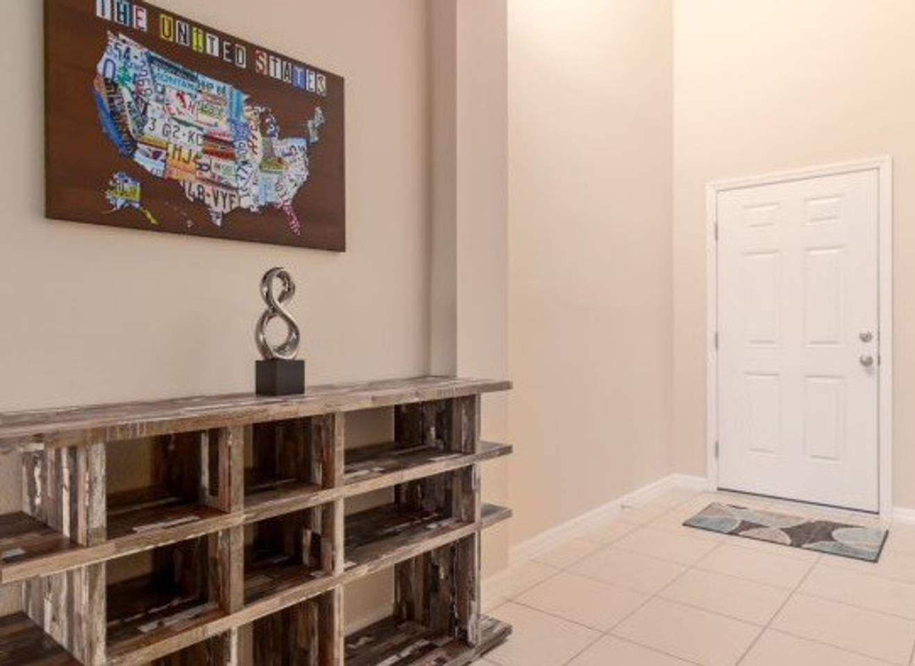 House (5 Bedrooms) | 5 bedrooms, individually decorated, individually furnished, desk