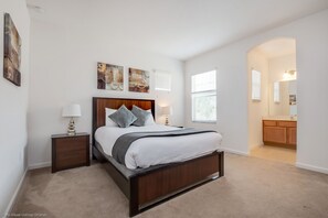 6 bedrooms, desk, laptop workspace, iron/ironing board