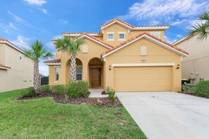 Front of property - Aviana Resort -gorgeous 6bd/5ba Poolhome - #6av351 (Davenport)