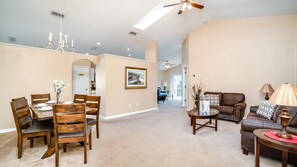 40-inch TV with cable channels - Hampton Lakes - Lovely 3bd/2ba Pool Home 3hl905 (Davenport)