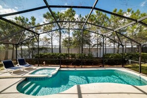 Kolam renang outdoor