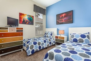 4 chambres, décoration personnalisée, ameublement personnalisé, bureau