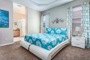 4 sovrum, individuell inredning, unika möbler och skrivbord