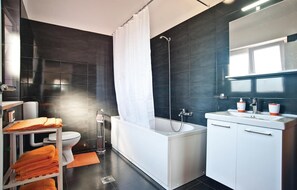 Bathtub