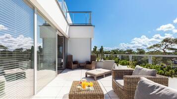 Deluxe Apartment | Terrace/patio