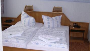 Dreibettzimmer | Schreibtisch, kostenloses WLAN