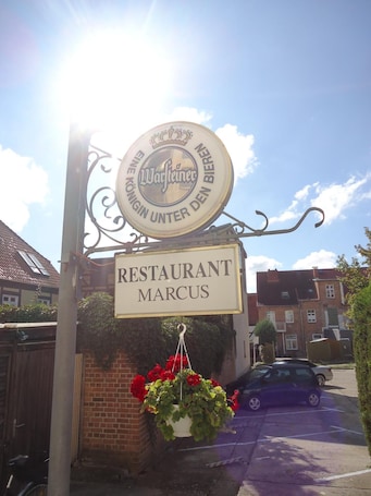 Exterior. Hotel-Restaurant Marcus