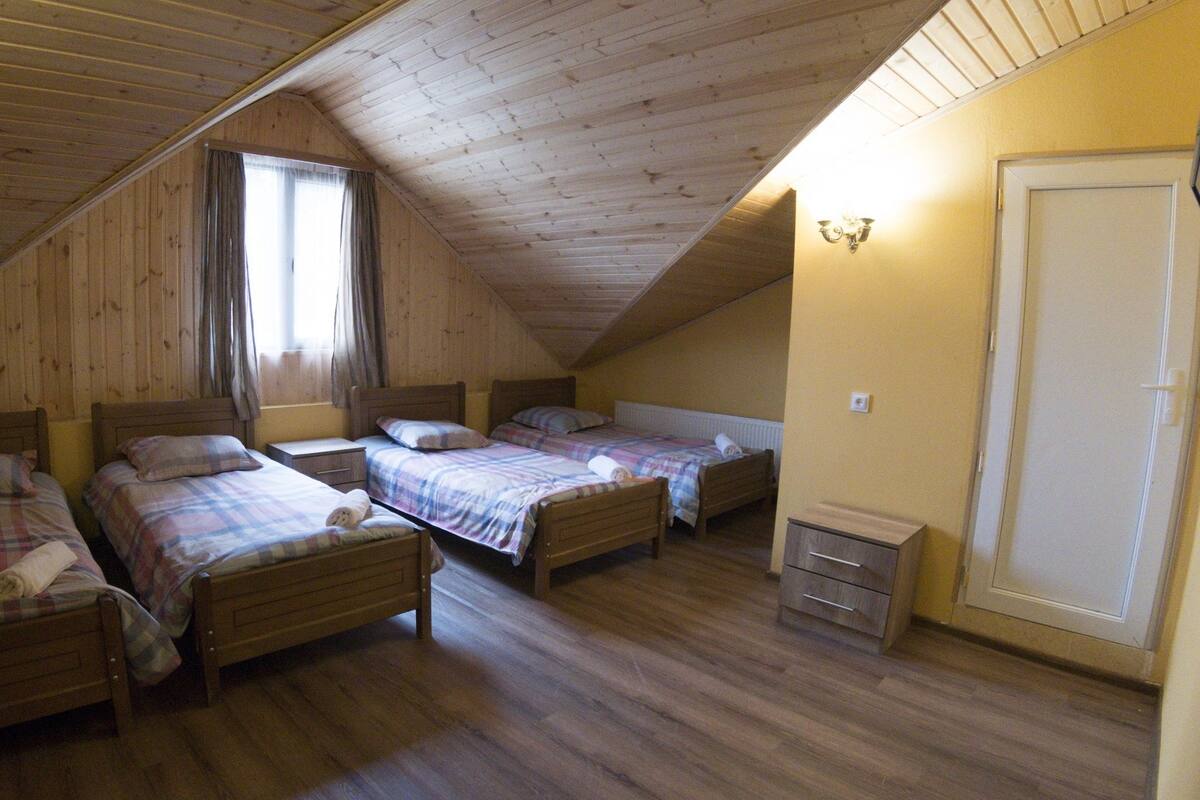 Habitación cuádruple clásica | Tabla de planchar con plancha y wifi gratis