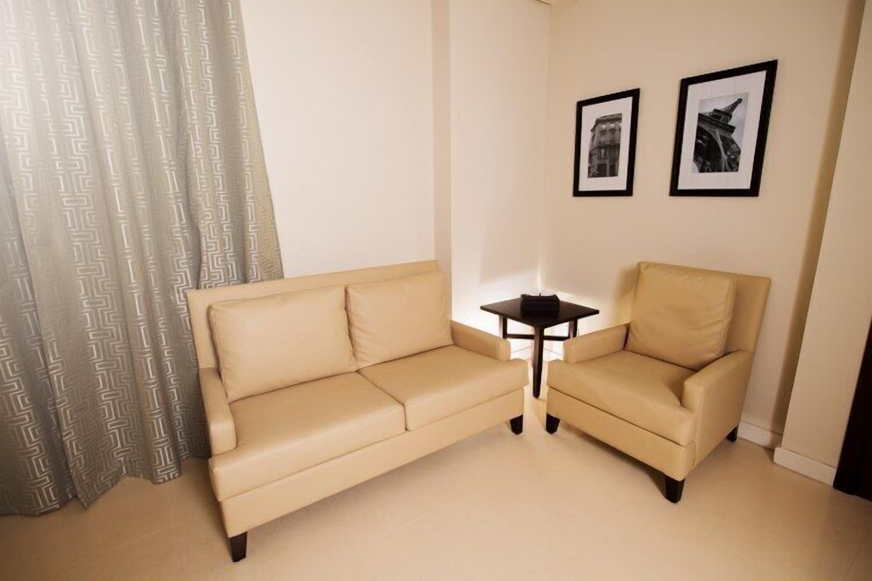 Photo - The Parisian Hotel