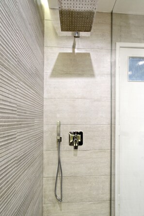 Luxury Apartment, City View | Bathroom shower - Acropolis Plus Penthouse (Athens)