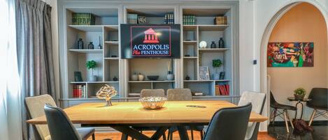 Luxury Apartment, City View | Living room