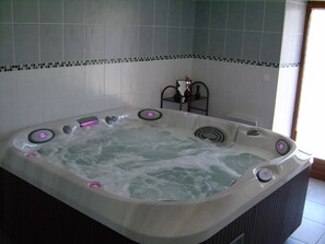 Bañera de hidromasaje privada