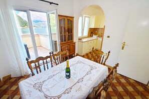 Classic Apartment, Sea View | In-room dining - Apartments Corovic (Kotor)