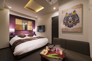 Rideaux occultants, chambres insonorisées, fer et planche à repasser