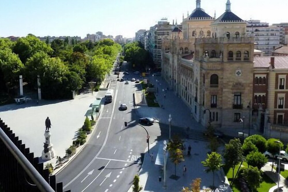 Espacios Blanco Santiago: 180m2, city center, parking included!