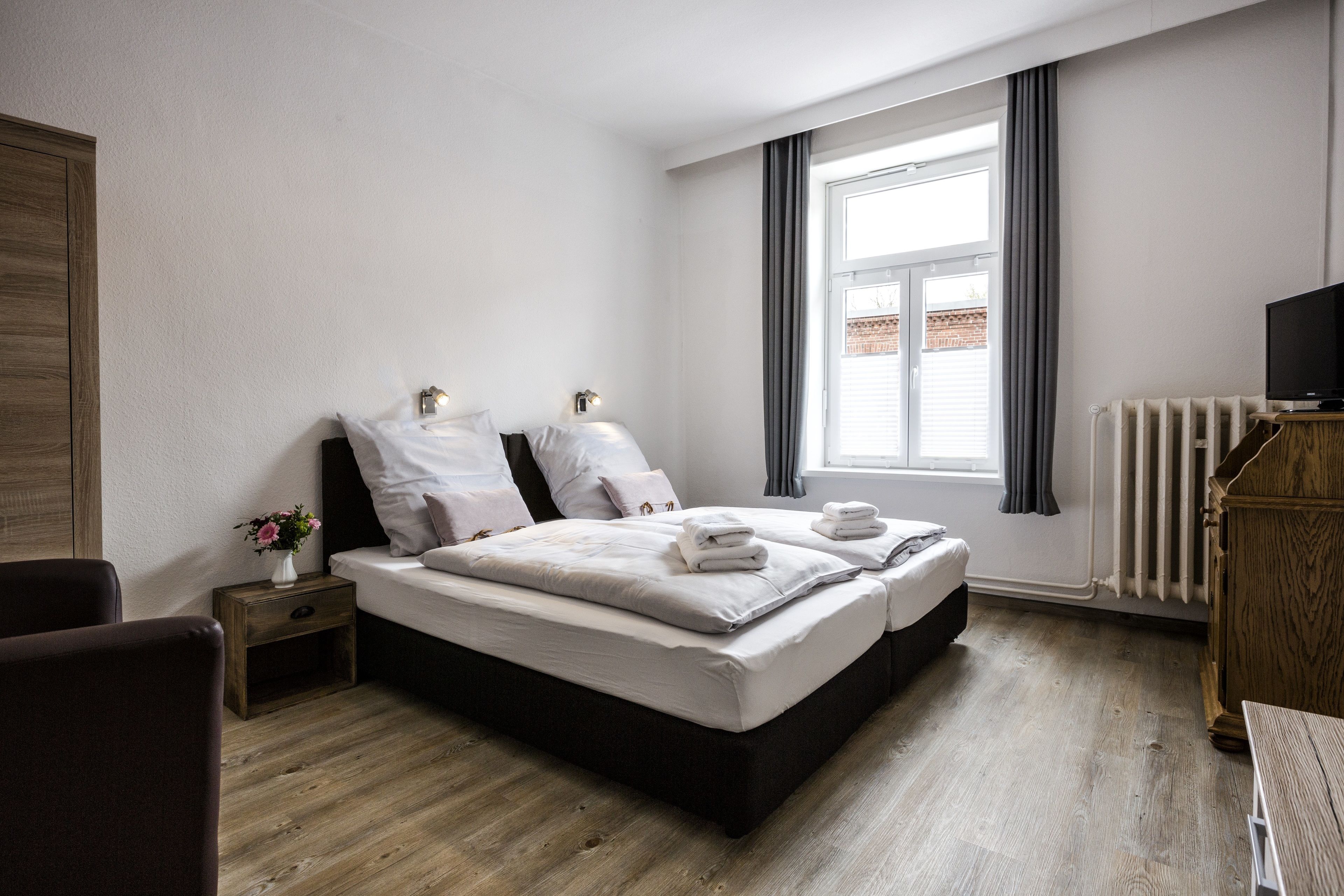 Doppelzimmer, Nichtraucher | Allergikerbettwaren, Zimmersafe, Verdunkelungsvorhänge, Zustellbetten