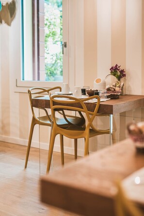 Free daily local cuisine breakfast - Little House (Campo San Martino)