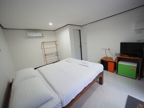 Standard Room with Fan  | เตียงเสริม/เปล, Wi-Fi ฟรี