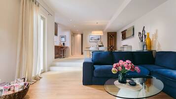 Villa | Wohnbereich | Flachbildfernseher