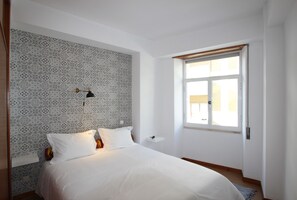 Standard Double Room | Cribs/infant beds, free WiFi - Boa Nova Guesthouse (Lisbon)