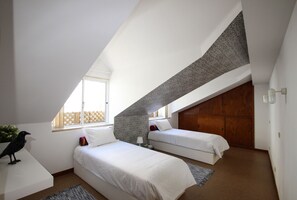 Cots/infant beds, free WiFi - Boa Nova Guesthouse (Lisbon)