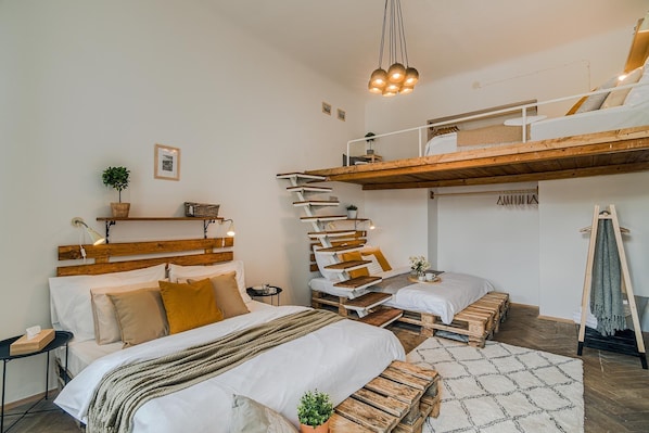 Basic Apartment | Individually decorated, individually furnished, desk, iron/ironing board