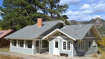 Cabin, 2 Bedrooms | Exterior