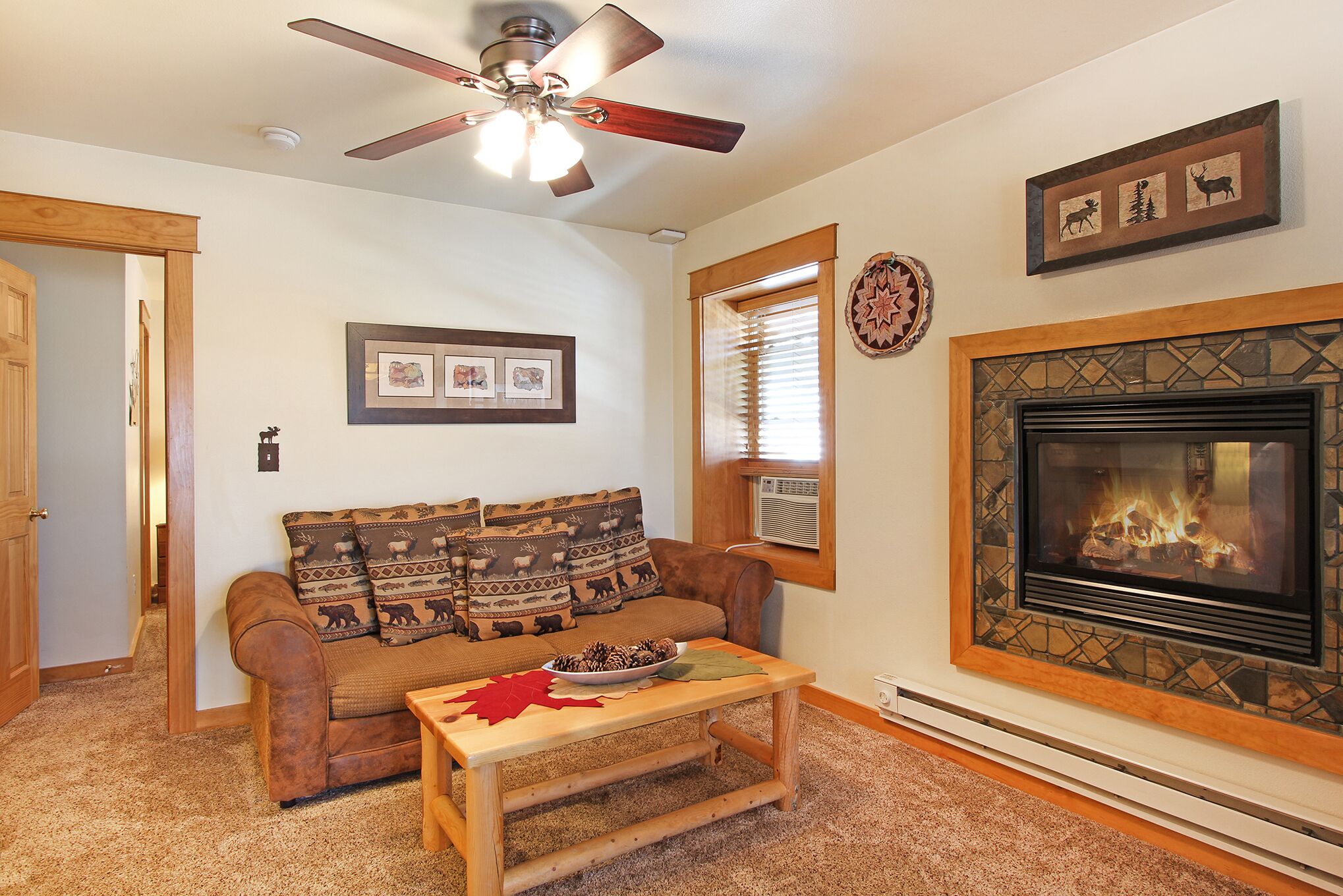 Condo, 1 Bedroom | Living area | TV, books