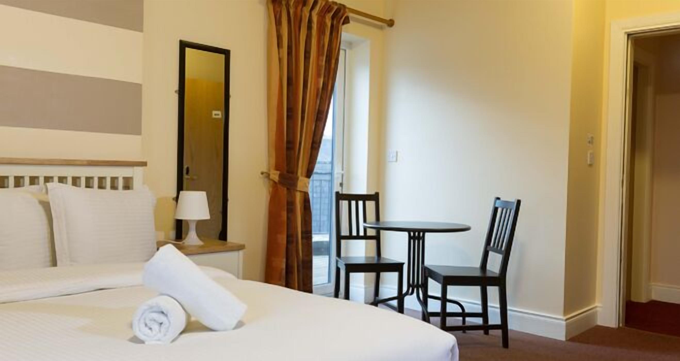 Free WiFi, bed sheets, wheelchair access