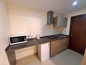 Standard Room, 1 Bedroom | Private kitchen