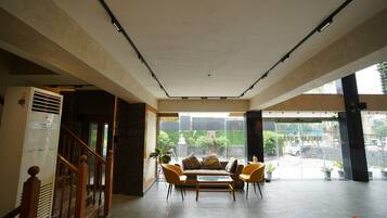 ู
ูุทูุฉ ุงูู
ุนูุดุฉ