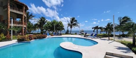 Condo, 3 habitaciones | Alberca