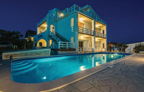 Wunderschönes Haus mit 7 Schlafzimmern.