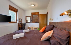 3 habitaciones, cuna de viaje, wifi gratis y ropa de cama 