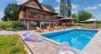Lovely home in Zelezna Gora with sauna