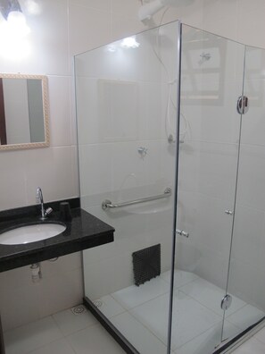 Family Room | Bathroom