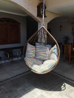 32-inch LED TV with cable channels, TV