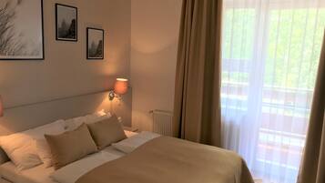 Double Room, 1 Double Bed | Desk, blackout drapes, iron/ironing board, free WiFi