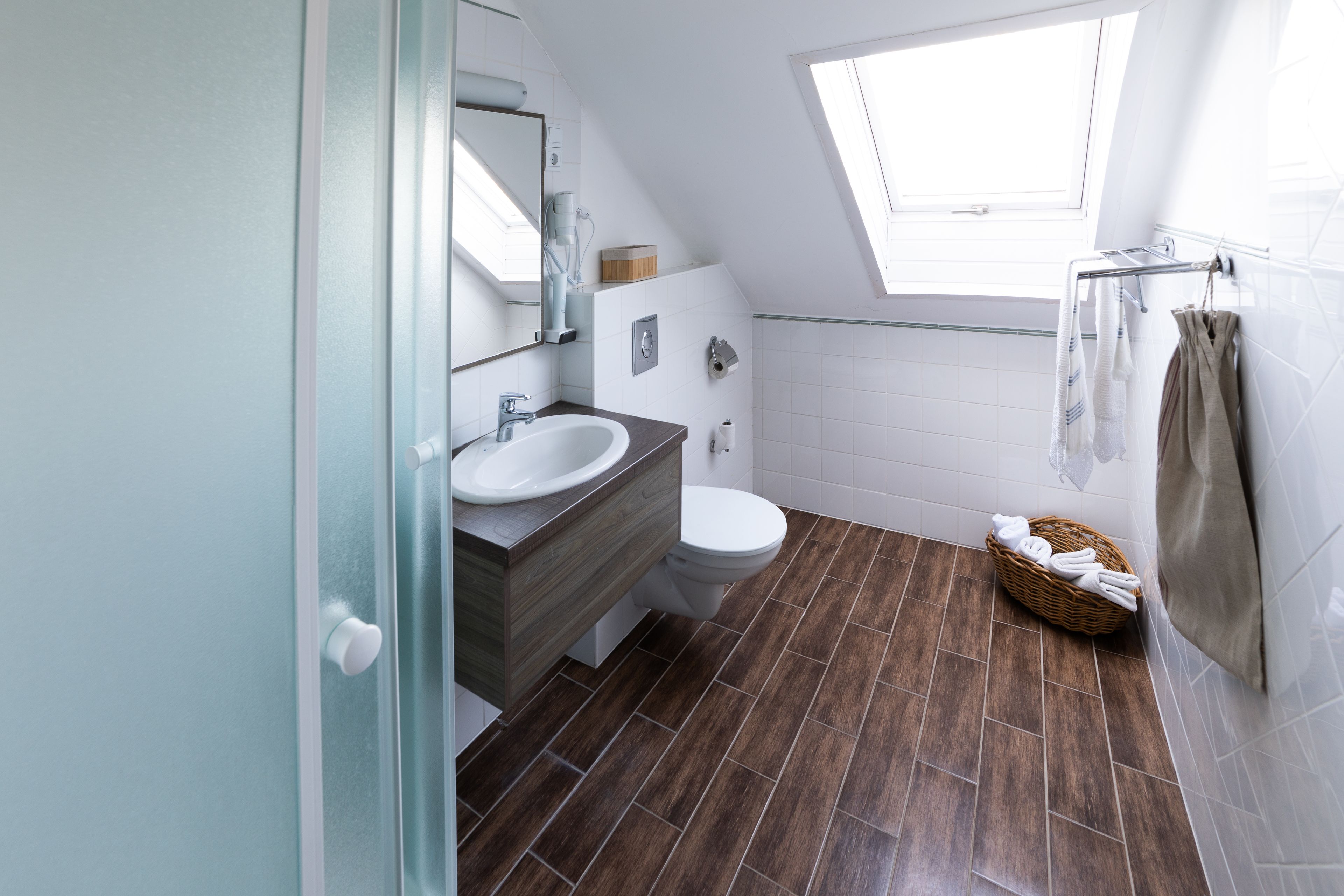 family triple room | bathroom | hair dryer, towels, soap, shampoo