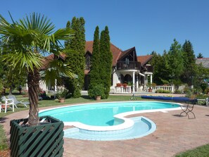 Façana frontal de l'allotjament