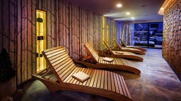 Sauna, hot tub, perawatan tubuh, aromaterapi, dan pijat jaringan dalam