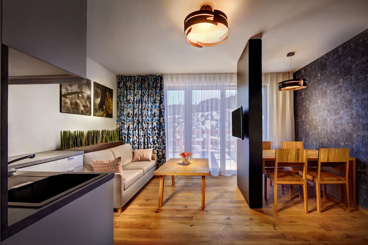 Apartment Modern, 1 Bedroom | Living room | Smart TV